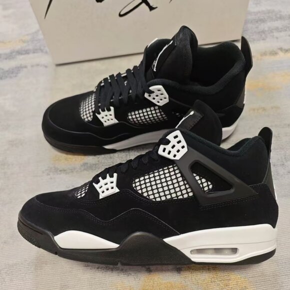 Men's Air Jordan 4 Retro "Black & White" - New With Box - Picture 1 of 7